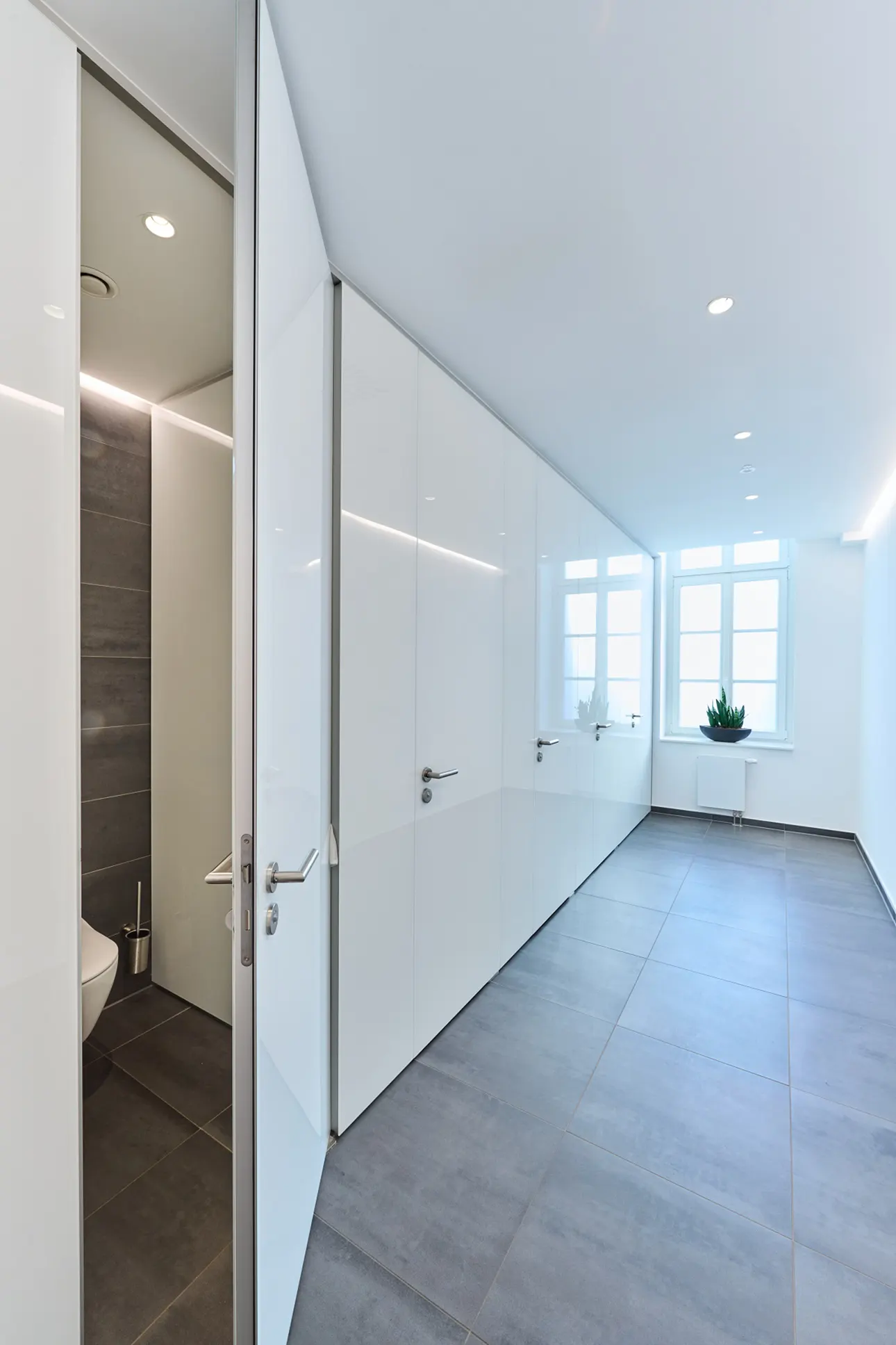 VENTO - Room-high WC partitions