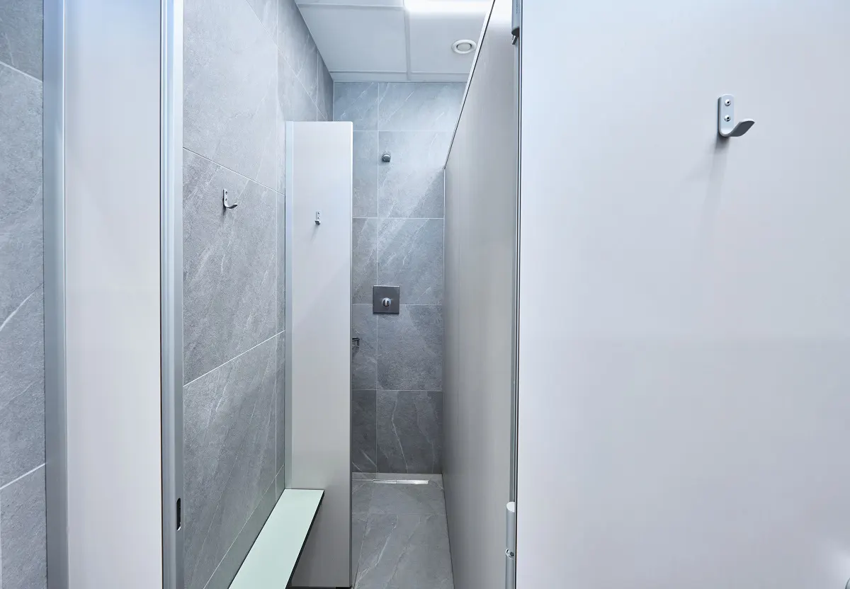 Shower dividing walls