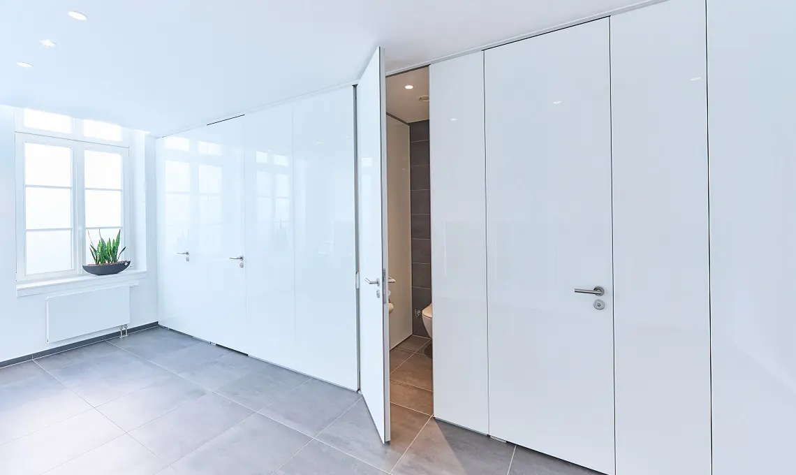 WC partitions VENTO for exclusive sanitary areas