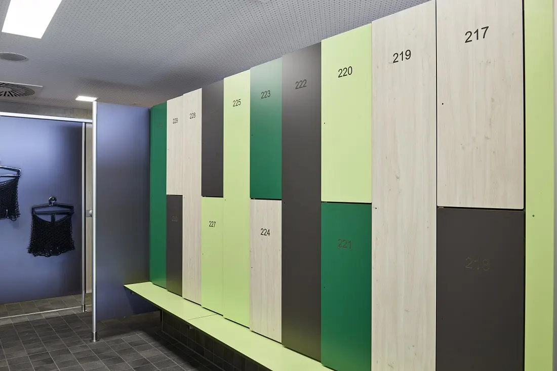 Lockers type GVKF13 with bench seating